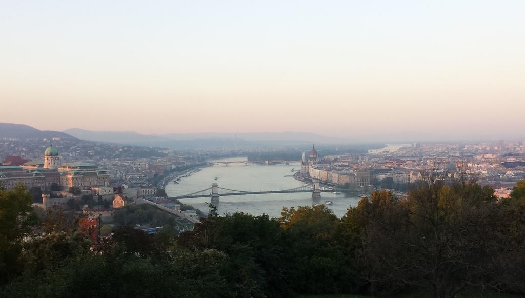 Great Buda Apartman Budapest Exteriör bild