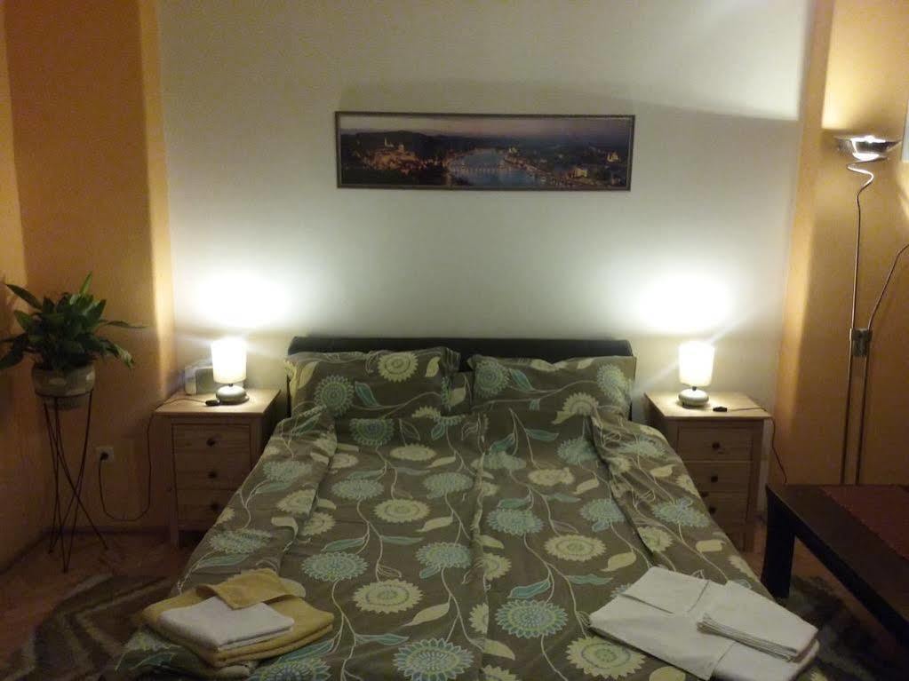 Great Buda Apartman Budapest Exteriör bild